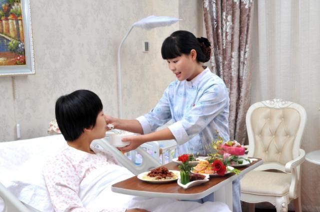 胎儿|当胎儿出生的一瞬间，孕妇身体是什么感受？宝妈的话让人感动