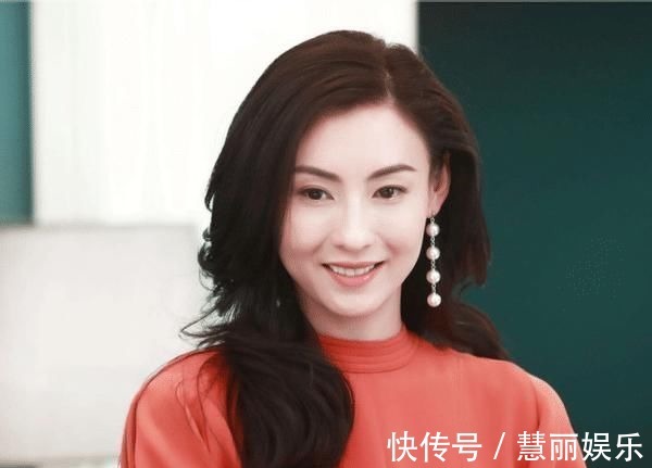 气质 圆脸就放弃“黑长直”吧!换上这4种发型,气质变得更高级了!