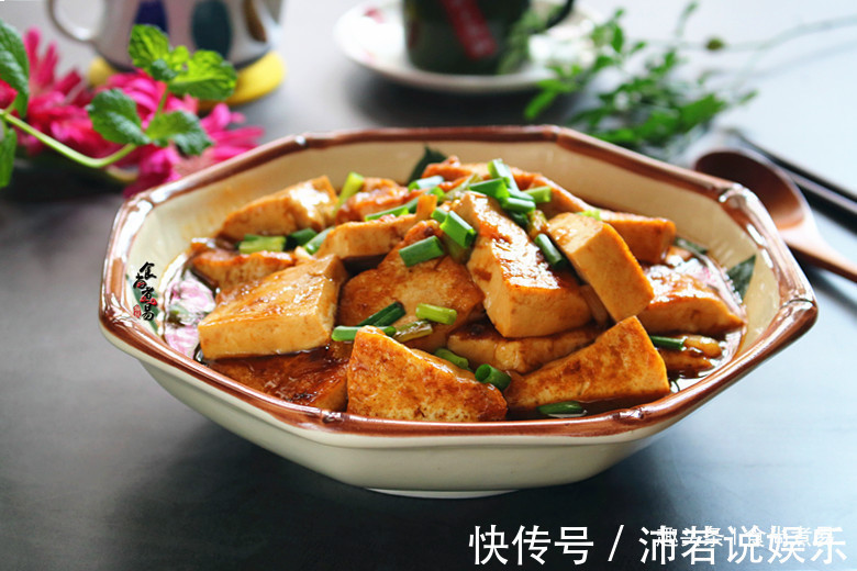 豆腐不用酿肉，这款做法很简单，外酥里嫩，汁鲜入味很下饭！