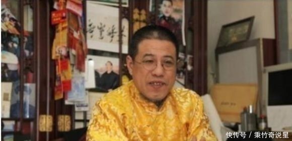 扳指|一男子手戴上亿扳指,专家要求上交,男子说出6个字,专家蒙掉