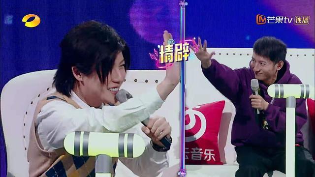 謝娜|李維嘉做客大張偉的節目,一直插不上話,謝娜看不下去幫了李維嘉