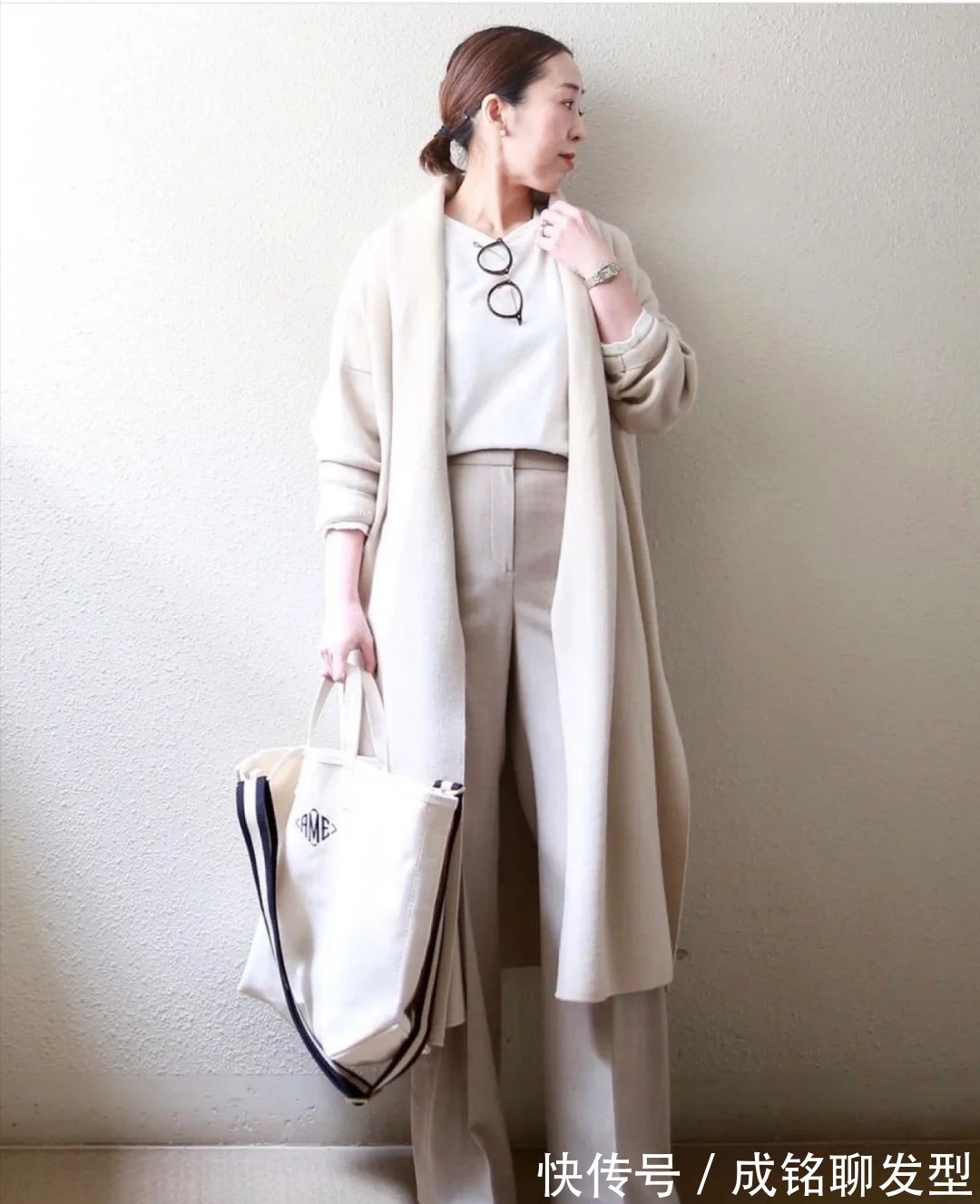 知性优雅 50岁女性怎么穿知性优雅?颜色要简、款式要精,搭配得体才更高级