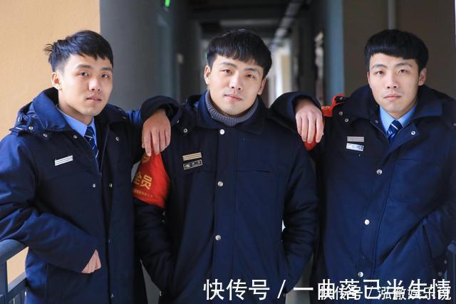 双胞胎|双胞胎一个放国内养,一个丢国外养,兄弟俩18年后差距一目了然