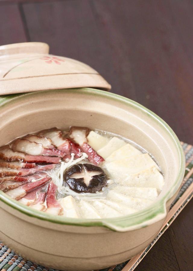 天越冷越爱吃的一锅腊肉煲,做法简单又好吃,鲜香汁美还特别下饭