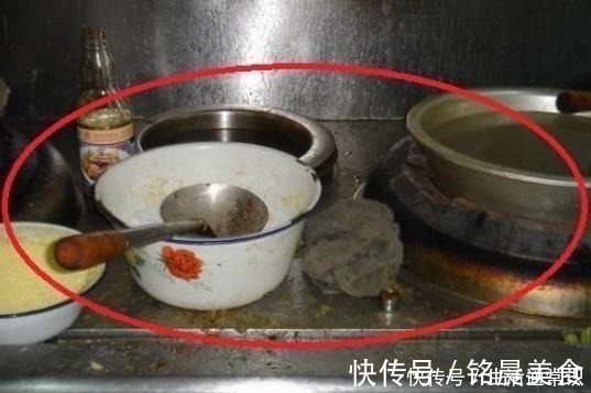 灶台|教你不用一滴水，1年没擦的灶台，两三下焕然一新，省时又省力！