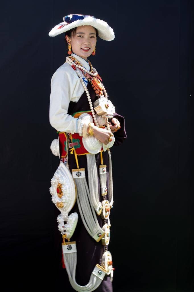 安巴|扎坝女性传统藏族服饰