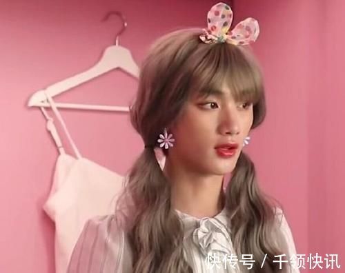 团综路透超甜:张真源秀腹肌,丁程鑫穿女装,文轩CP像连体婴儿
