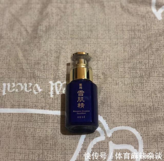 怎样淡化脸上的雀斑分享5款好用的淡斑精华,淡斑嫩肤还美白