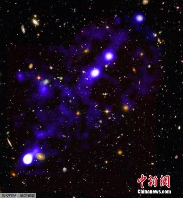 科学家发现120亿年前＂宇宙网＂ 数十亿矮星系现踪