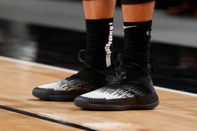 NBA球员上脚：Kobe9全明星配色，范乔丹的闪击7很帅