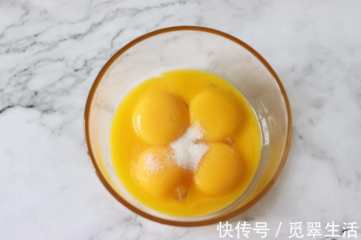 口感|特别好吃的葡萄汁蛋糕，口感松软味道清甜，又含有浓郁的果香