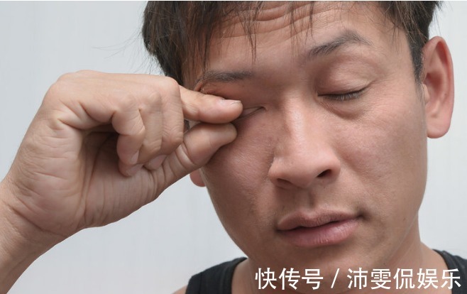 维生素b2|几块钱一瓶的维生素B2,能长期吃吗治这8种病有效,不吃很亏