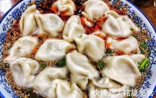 萝卜做馅时，用盐杀水还是下锅焯水？教你一招，味道更香，不出水