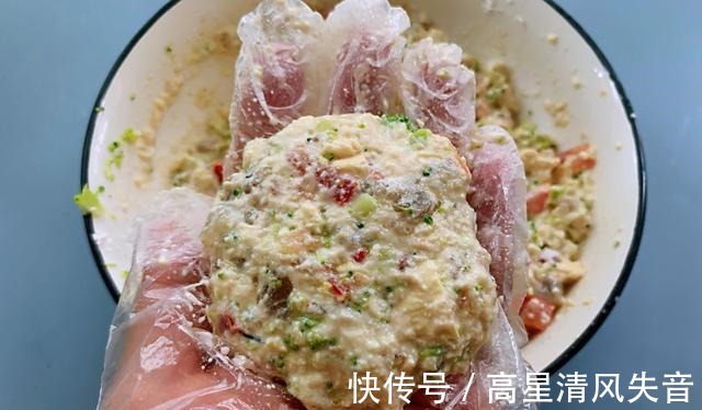 鲜虾|冬天多给孩子做海苔豆腐鲜虾饼,味道鲜美营养高,做法不难!