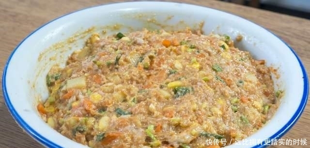 正月十五元宵节,家宴菜单已备好,5荤4素1汤上一桌,十全十美