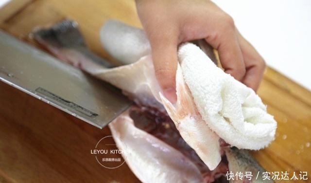 清蒸鱼,鲜嫩好吃不长肉,花几分钟学会,以后就是自己的拿手好菜!