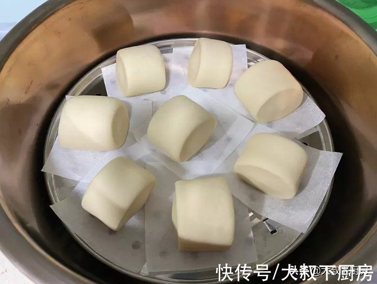 面团|幸福百分百！大叔教你鲜奶馒头，口感香甜，跟外面卖的味道不一样