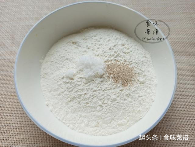 孩子想吃葱花饼了,教你特色做法,不和面不揉面,暄软咸香又好吃