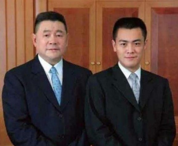 小伙上《非诚勿扰》相亲，24盏灯全灭，孟非笑了：他爸是刘銮雄