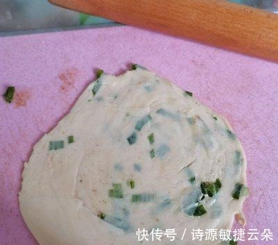 gt|饺子皮葱油饼教程,百吃不腻!