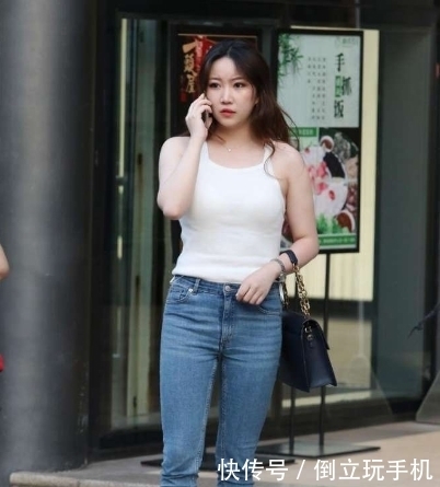 小姐姐|街拍:可爱型的小姐姐充满仙气,活泼可爱