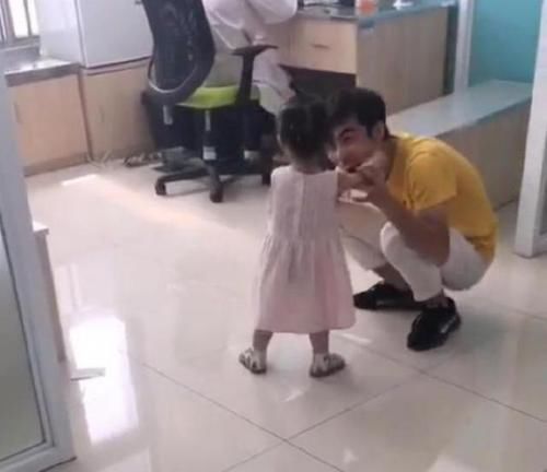 预防针|3岁女娃不好惹,打完针后越想越气,“杀气腾腾”要找医生报仇