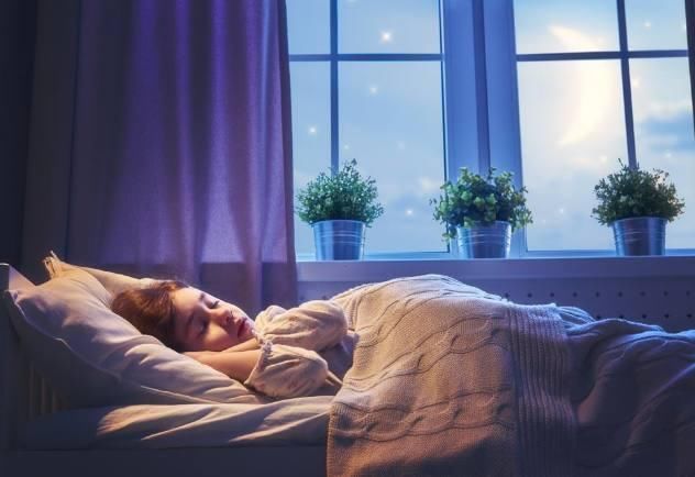 孩子|七岁孩子想和妈妈一起睡觉,爸爸拒绝,孩子的话让妈妈忍不住笑