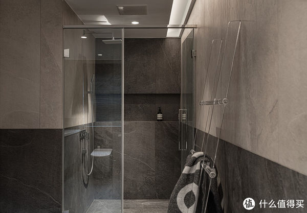 主卧|单身男青年的180㎡之家,全屋简约风,一个人独居,也住出高级感