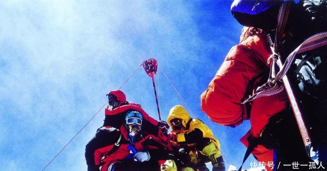 珠峰凶险，山顶除了雪啥都没有，为何各国却不惜代价也要登顶！