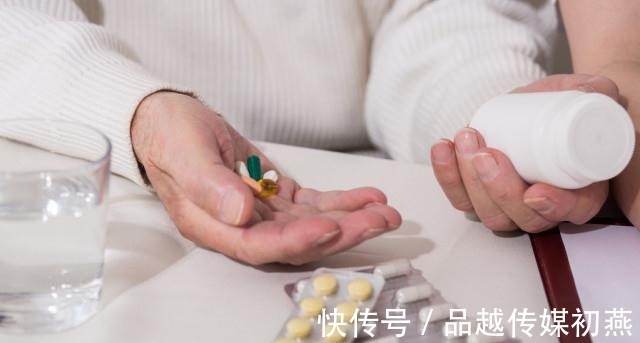 泡水|中医的安神方,常见的1食物,捣碎泡水喝,改善睡眠质量、睡得香