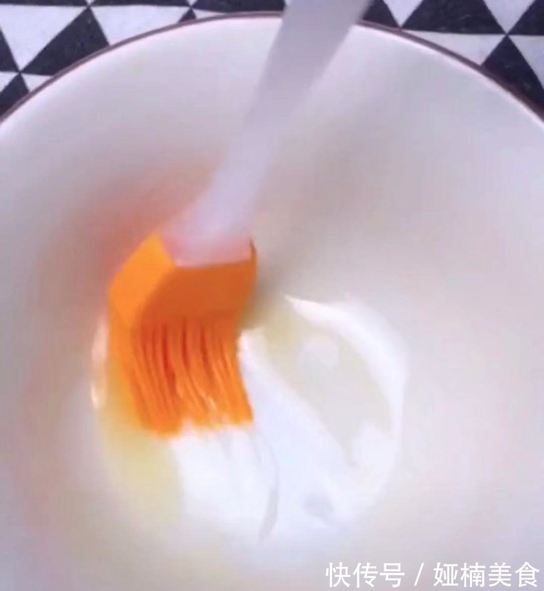 面糊|红糖大枣发糕,不用费劲揉面就能做出来,补血好吃两不误~