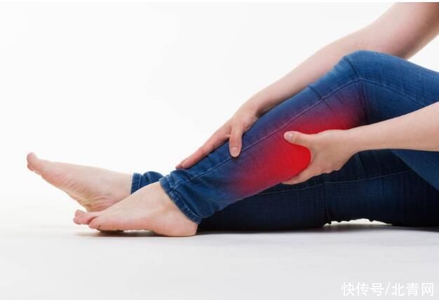 近期腿部反复有以下三个症状，这就可能是癌变的信号
