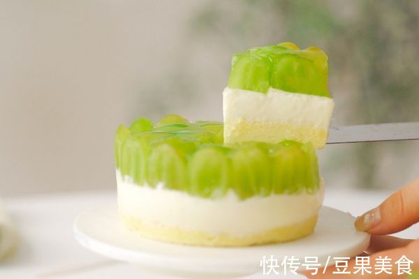 青提慕斯蛋糕|鲜香美味,你从来没吃过的青提慕斯蛋糕
