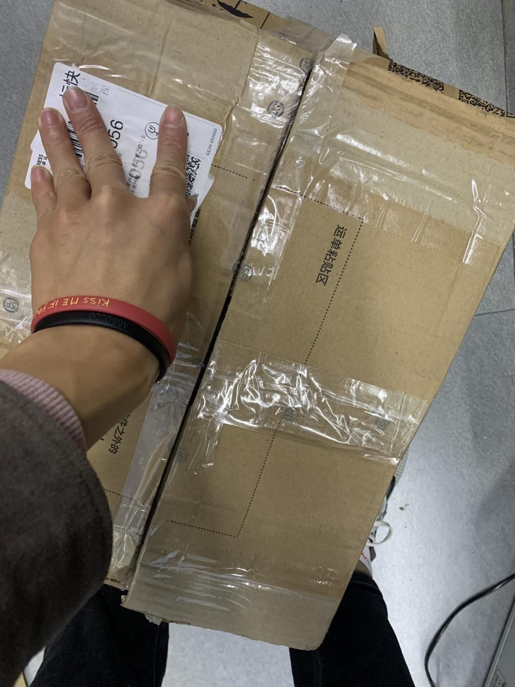 妹妹|商家不讲武德，忽悠妹妹买8G内存条给电脑升级，结果显示4G！