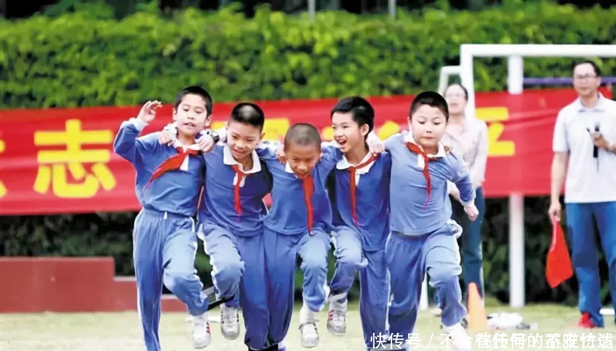 吃糖|青春期的孩子身高有“猛长期”，发育信号很隐秘，妈妈要学会发现