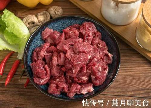 牛肉汤|炖牛肉汤时，别再乱放调料了，牢记3个技巧，牛肉软烂，汤汁鲜美