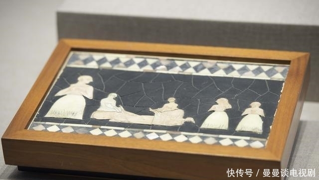  万年前|一万年前的美女长什么样？竟被一块石头如实刻画，令人不忍直视