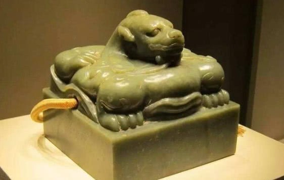 能值|中国历史上的传国玉玺现在下落何处?找到的话,能值多少钱?