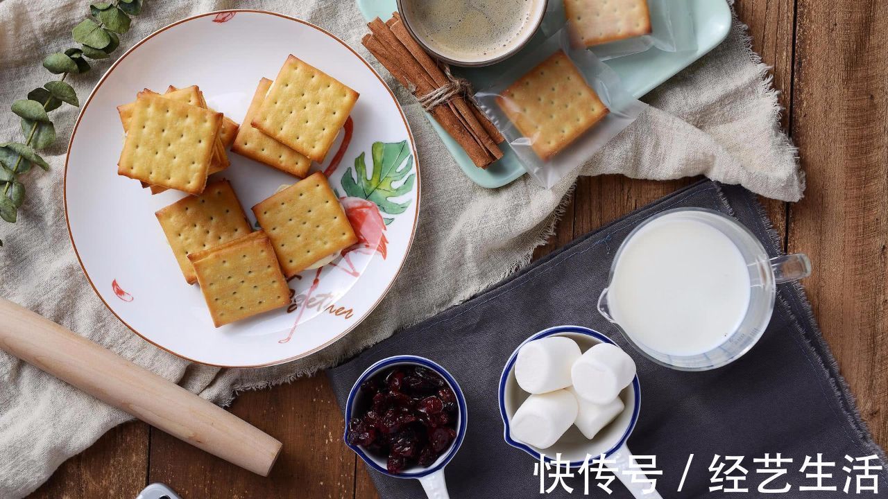 一日三餐|减肥先“减胃”,掌握4个方法,让你吃的少,瘦得快