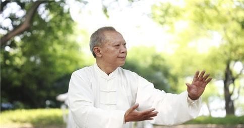 好心情|百岁老人的长寿秘诀:睡眠质量排最后,排第一的让多数人意外