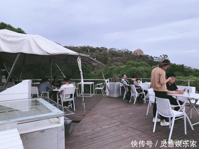 寺庙|和尚不念经道士刷抖音,功德箱改扫码支付,当今怪异的寺庙道观