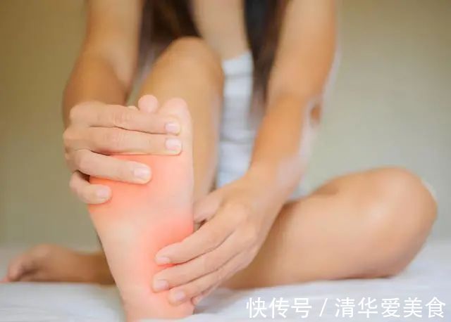 血管|血液粘稠的人,身体2处会发出信号,若没有,血管还比较畅通