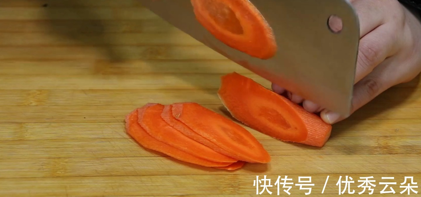 茄子鸡蛋小饼|茄子这样做太好吃了，不炒不炸，孩子天天吵着要吃，刚出锅就没了！