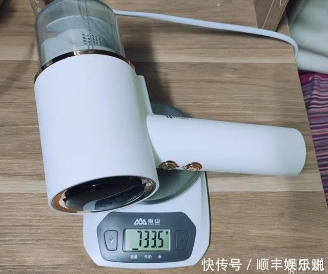 大宇V1三合一无线吸尘除螨仪开箱简测