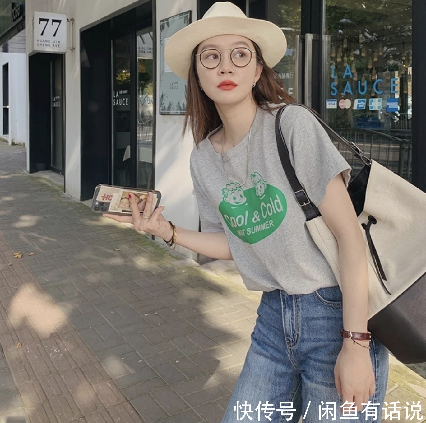 小姑娘|T恤配什么裤子好看?看过37岁博主示范就知道,阿姨穿成小姑娘