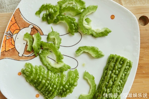 湿气|生姜加一物泡水喝,去除湿气,口臭消失了,小肚子也变平坦了