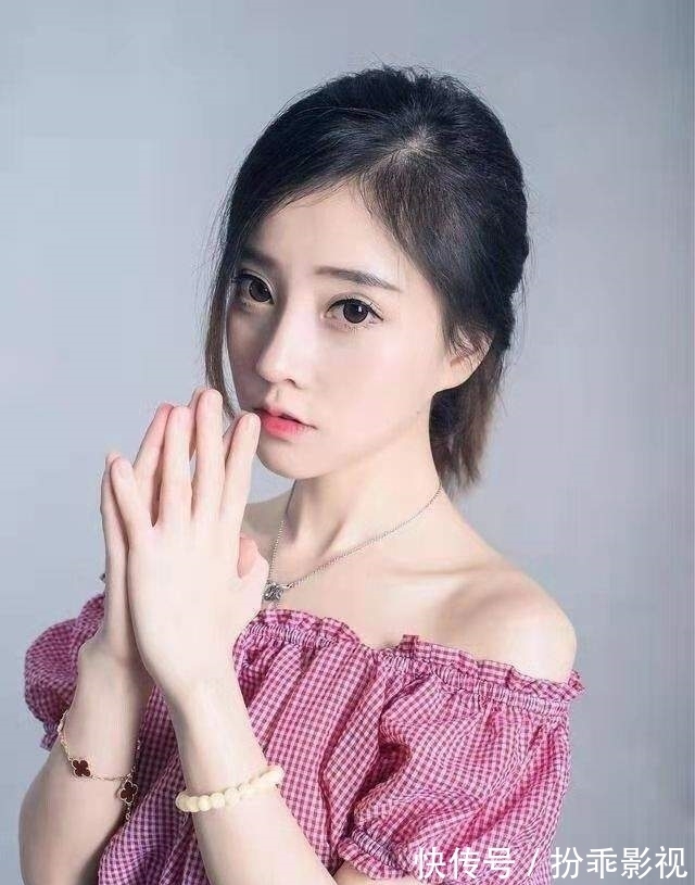 冯提莫B站晚会节目单成为惊喜,演唱经典歌曲?粉丝直呼像猜盲盒