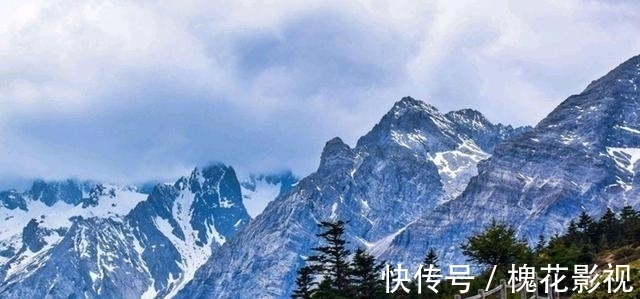 玉龙雪山|中国“壮美”雪山，有冰川与草坪美景，雪峰连绵不断，非常壮观