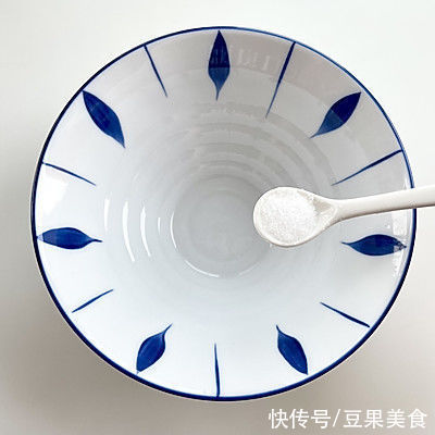 天冷了吃点热乎的，来一锅家常豆腐煲，暖心暖胃又营养