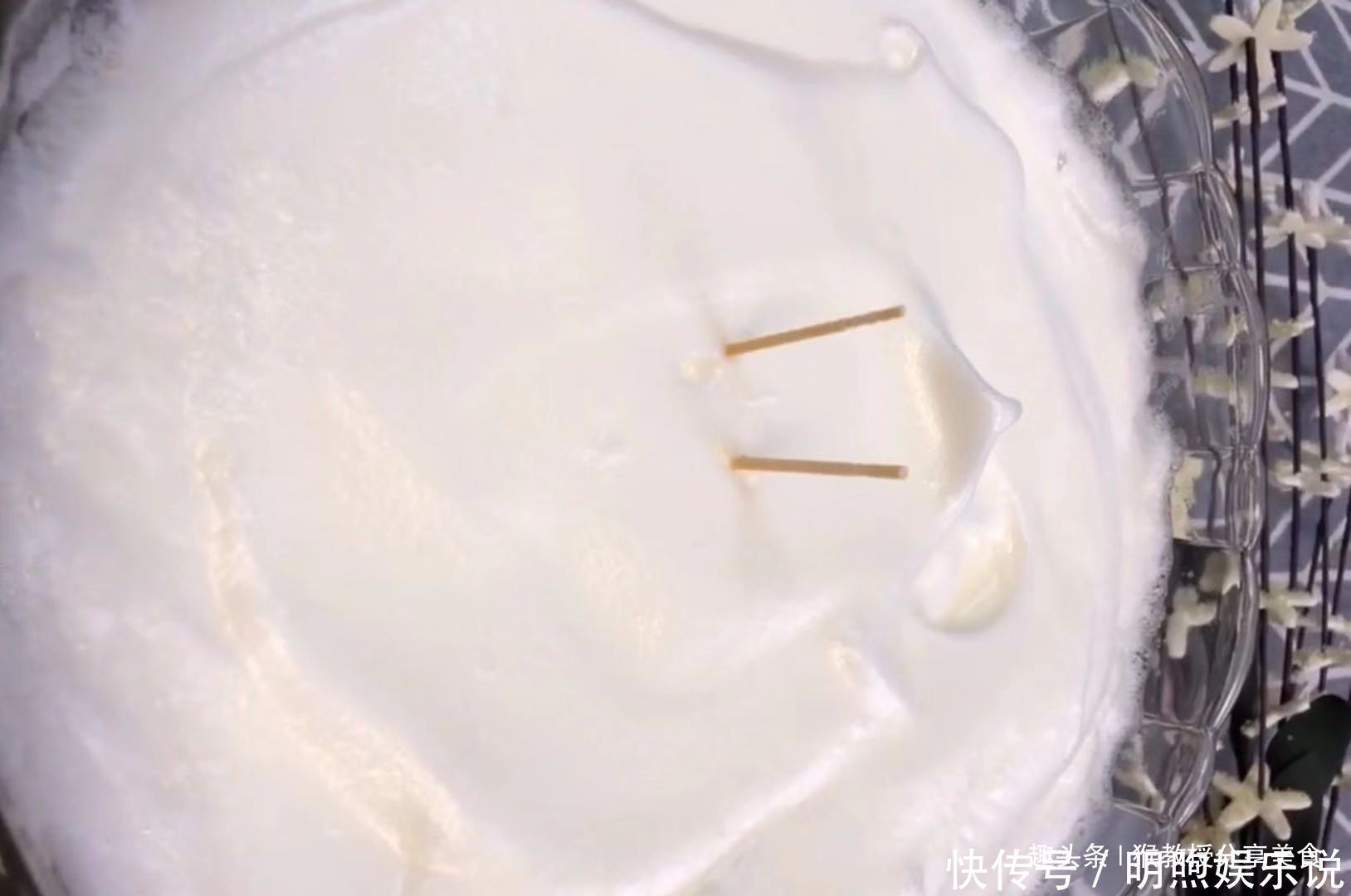 好吃|1碗小米2个鸡蛋,教你做蒸的营养早餐,健脾和胃比面包好吃还营养